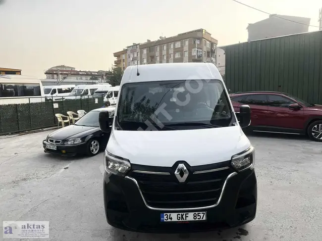 Renault موديل 2023   630,000 TL قرض + 800 TL مقدم - 12 قسط على بطاقة الائتمان - قبول تبادل الأراضي - شراء سيارتك نقداً.