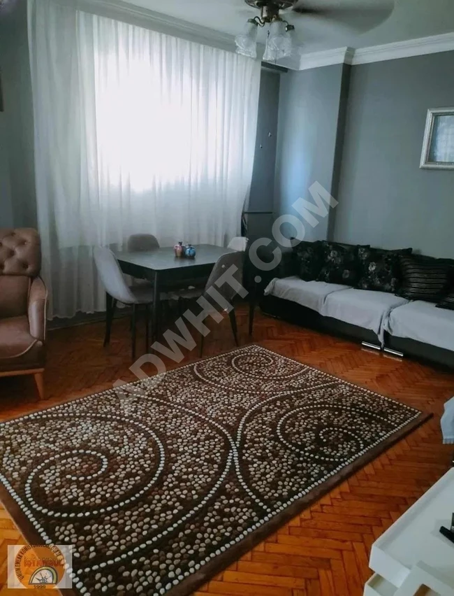 BAKIRKÖY ZEYTİNLİKTE BAHÇE KATI KÖŞE BAŞI 2+1 SATILIK DAİRE