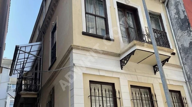 Building for sale in BAKIRKÖY near the coast, standalone building with 4 floors