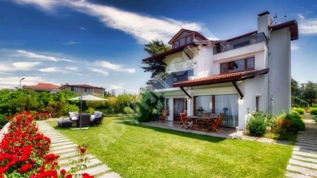 Fully furnished luxury villa for rent in Beylikdüzü Dereagzi.