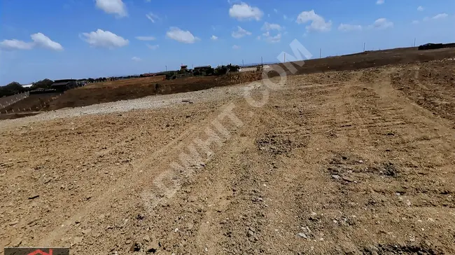 722 square meters of agricultural land on the road frontage allocated for exchange with a vehicle.