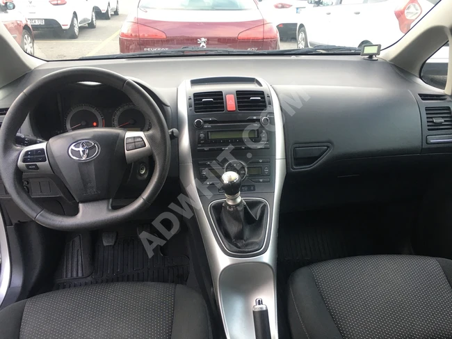 سيارة TOYOTA AURİS 1.4D-4D COMFORT EXTRA موديل 2012ناقل حركة يدوي