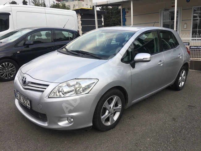 سيارة TOYOTA AURİS 1.4D-4D COMFORT EXTRA موديل 2012ناقل حركة يدوي