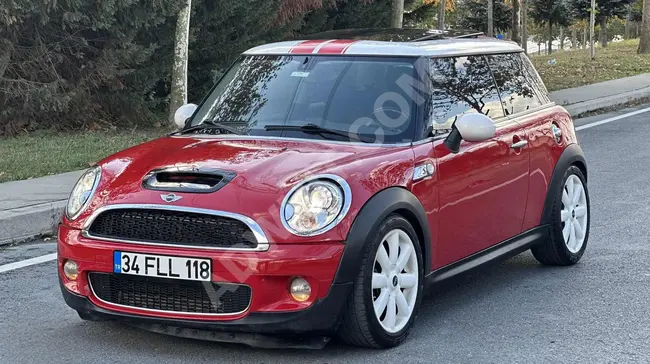 MINI COOPER S 2010 model with a panoramic automatic roof - Don't miss this opportunity