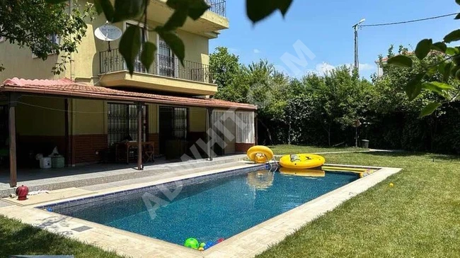 Independent villa with pool for sale in Büyükçekmece Celaliye