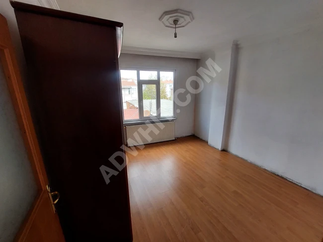 Apartment for sale 3+1, 120 square meters, in Kemalpaşa, middle floor. Apartment with land title deed.