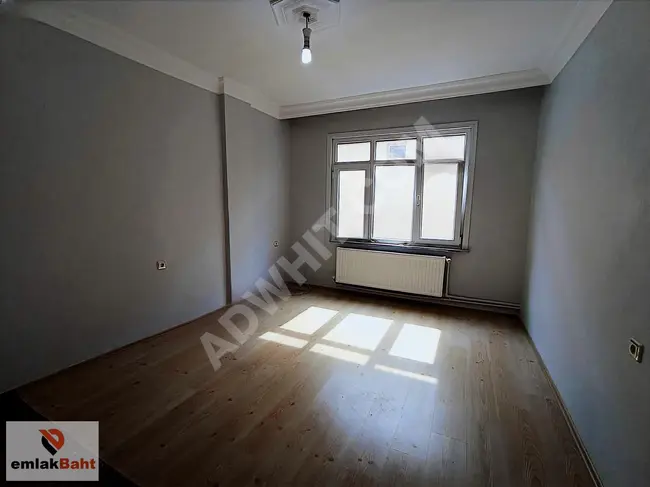 A clean 1+1 apartment equipped with a central heating system, 5 minutes' walk to the metrobus in the KEMALPAŞA district.