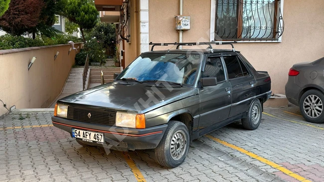 Renault Broadway car model 1987 from GEBZE SEZGİN OTOMOTİV.