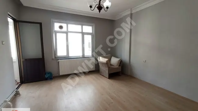 A clean 1+1 apartment equipped with a central heating system, 5 minutes' walk to the metrobus in the KEMALPAŞA district.