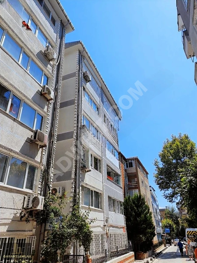 2+1 apartment for sale with an area of 90 square meters on the middle floor in KEMALPAŞA.