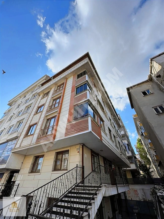 For sale: 2+1 apartment located 10 minutes' walk from the metrobus.