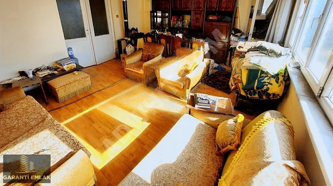 2+1 apartment for sale with an area of 90 square meters on the middle floor in KEMALPAŞA.