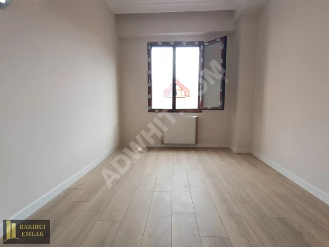 New 2+1 apartment for sale on the middle floor in KÜÇÜKÇEKMECE SEFAKÖY TEVFİKBEY.