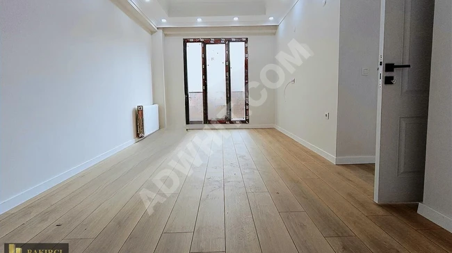 New 2+1 apartment for sale on the middle floor in KÜÇÜKÇEKMECE SEFAKÖY TEVFİKBEY.