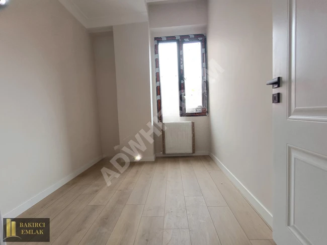 New 2+1 apartment for sale on the middle floor in KÜÇÜKÇEKMECE SEFAKÖY TEVFİKBEY.