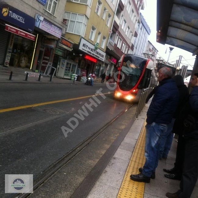 TRAMVAY DURAĞI KARŞISINDA VE SOĞANLI CADDESİ ÜZERİNDE 30 METRE