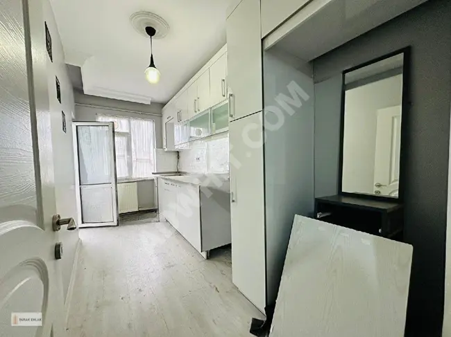 **BURAK ** tan  KİRALIK  3+1  4.KAT.  150m2. ÜÇ. BALKONLU   KULLANIŞLI  TEMİZ  DAİRE