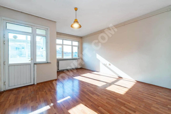 3+1 apartment with an area of 115m2, located on the 5th floor, with central heating available for rent in Siyavuşpaşa.