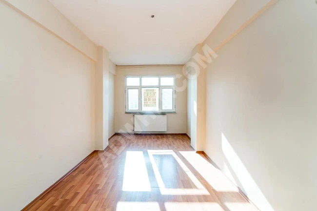 3+1 apartment with an area of 115m2, located on the 5th floor, with central heating available for rent in Siyavuşpaşa.