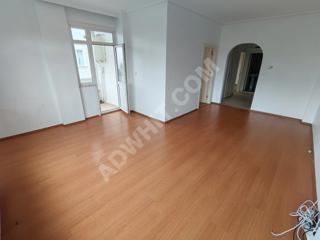 2+1 apartment for rent, on the middle floor, next to Metrobus Bahçelievler