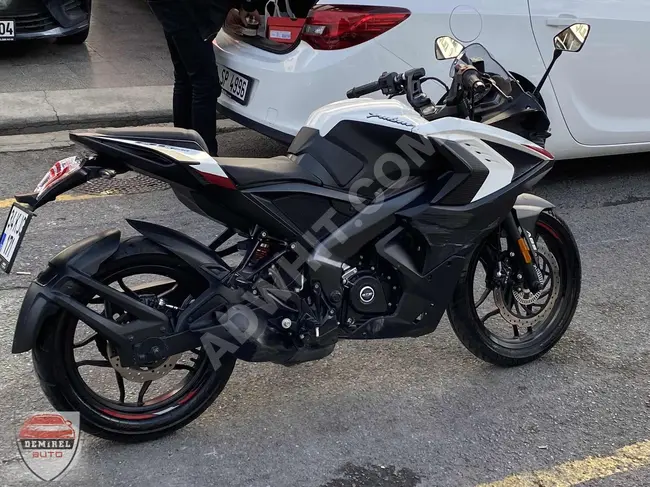 DEMİREL AUTODAN 2024 MODEL PULSAR RS200 HATASIZ BOYASIZ BAKIMLI.