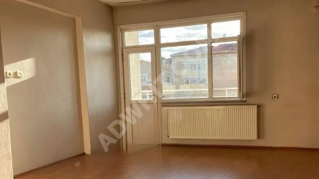 GÖRGÜLÜLERDEN TRANVAY YOLUNA YAKIN GENİŞ 2+1 DAİRE