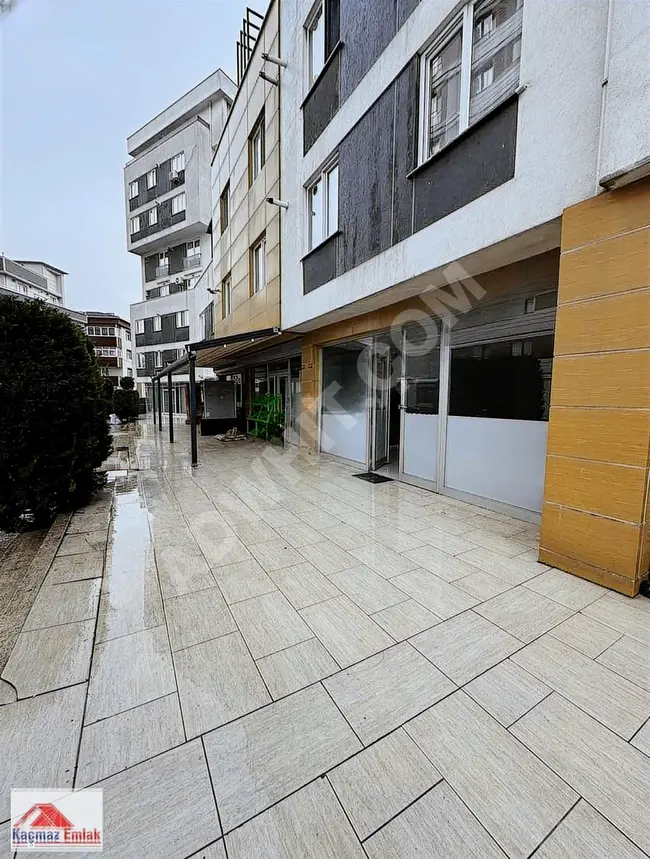 A shop with a warehouse, measuring 100 square meters, near ANKARA CADDESİ - from KAÇMAZ EMLAK.