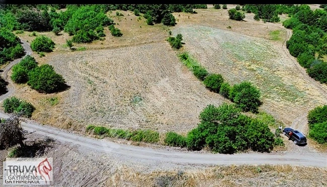 A land area of 2744 square meters in Pürsünler, with frontage on the main road, 5 km from the center, with an independent title deed.