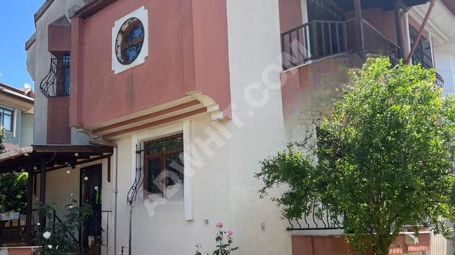 Corner villa for sale in GRUPKENT KONAKLARI with 5+2 rooms and interior ready.