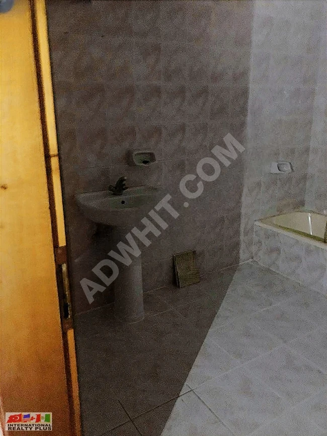 Sultanbeyli ana cadde GÜLSAN karşısı 3+1kiralık(asansörlü)