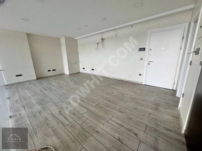 ÇEVREM'den KARTALTEPE'de 1+1 70m² TORKAM E5'de 2.KAT OFİS