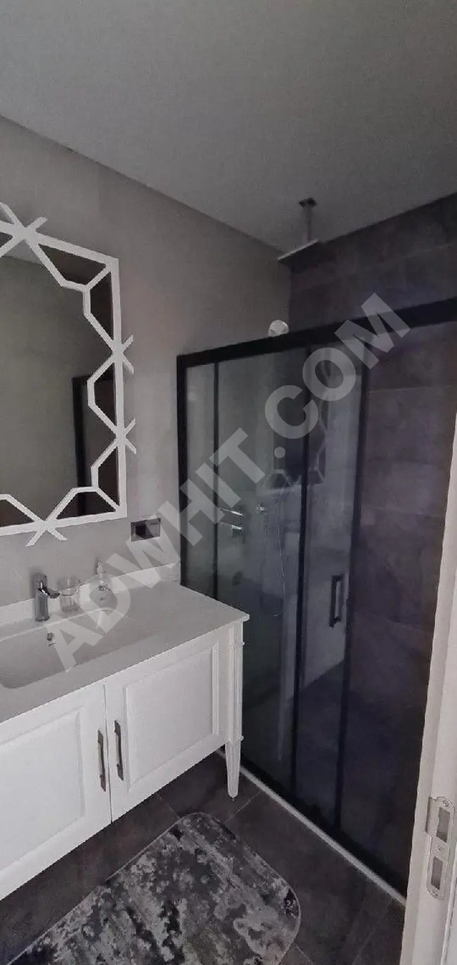 4+1 apartment for rent in a complete complex in Beylikdüzü Marmara