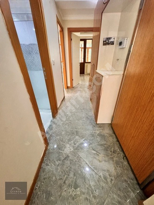 **ÇEVREM**DEN E5'e YAKIN BALKONLU 2+1 85m² YÜKSEK GİRİŞ