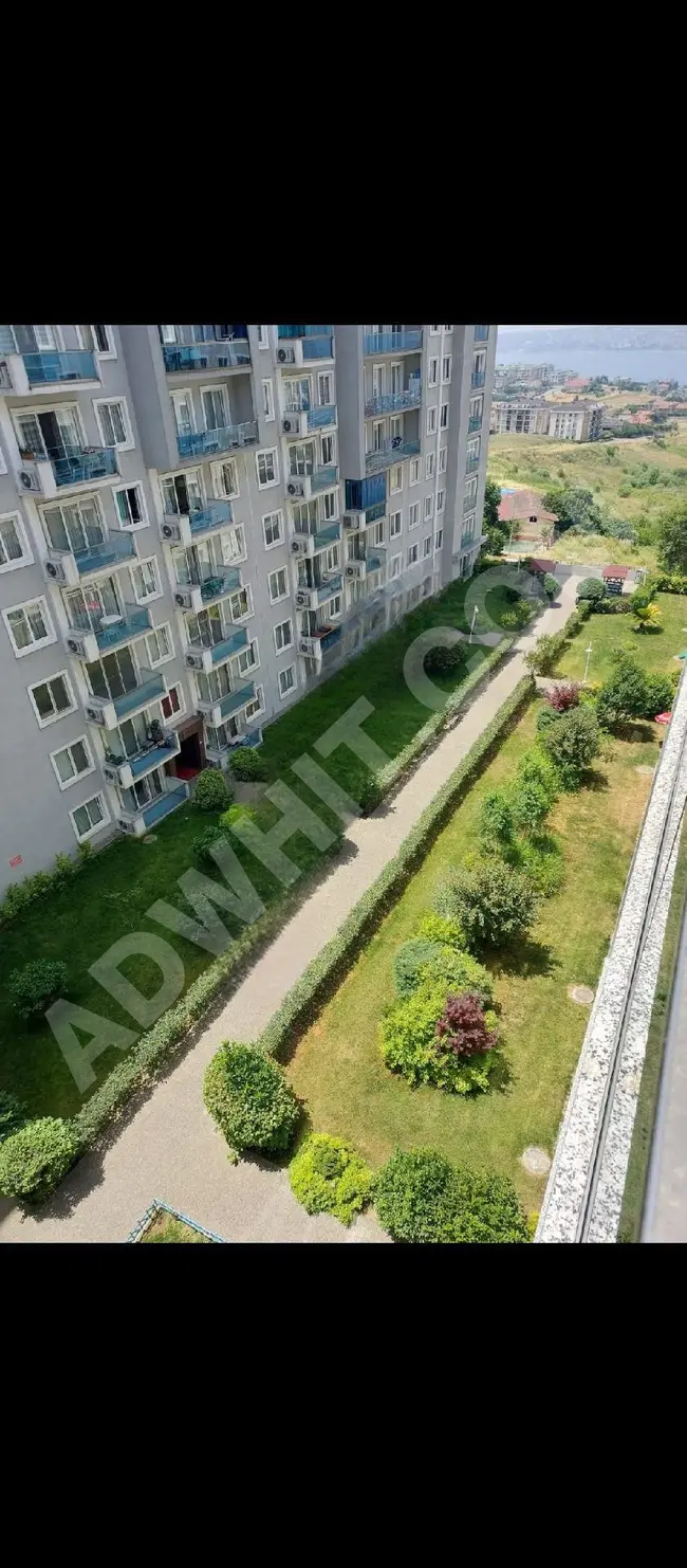 Beylikdüzü Adnan Kahveci Mahallesi'nde 2+1 Sitede Deniz Ve Göl Manzaralı Eşyalı Kiralık Daire