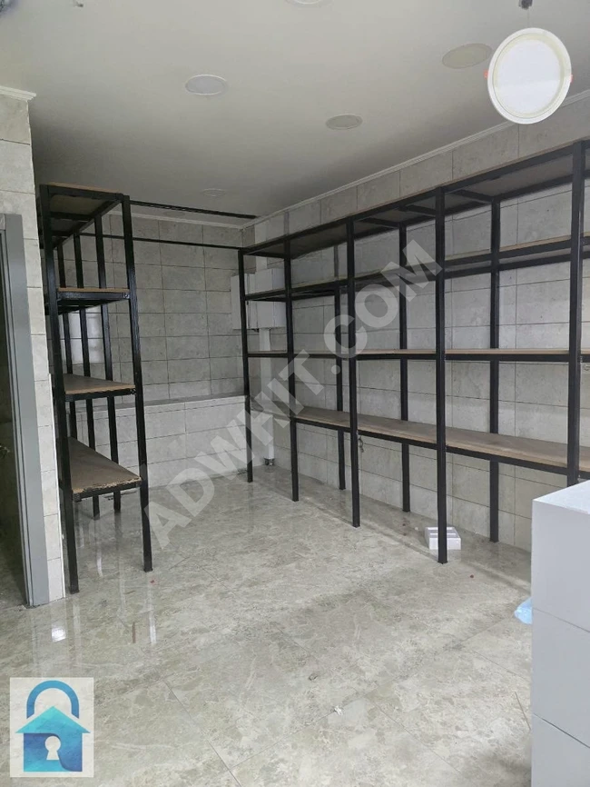 Shop for sale fully renovated with an area of 35 sqm