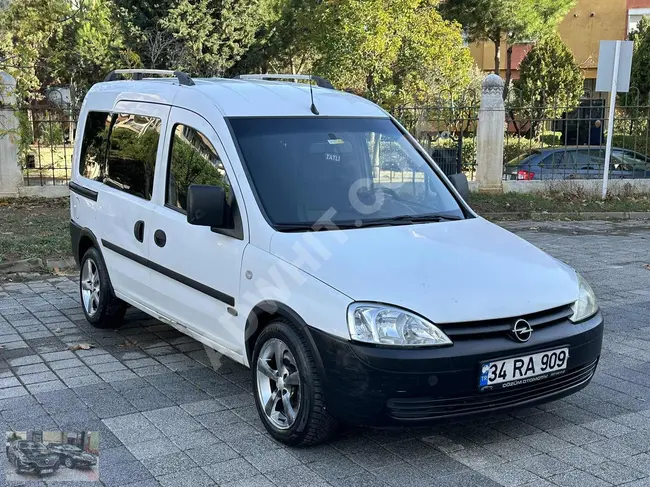 OPEL COMBO 1.3 2005 - Diesel, with glass windows, 4+1, with air conditioning.