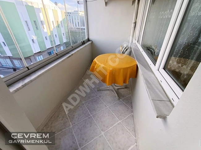 ÇEVREM'den YEŞİLOVA'da CADDE ÜZERİ BİNADA 2+1 100m² EŞYALI DAİRE