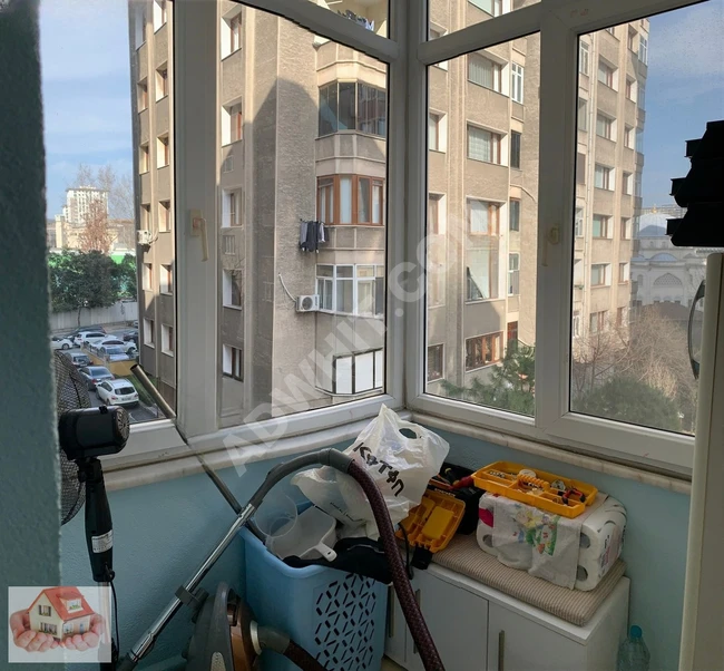 A 3+1 apartment in a complex with an elevator and parking space within a residential compound, without expenses, measuring 120 square meters from DİNÇER DİNÇ.