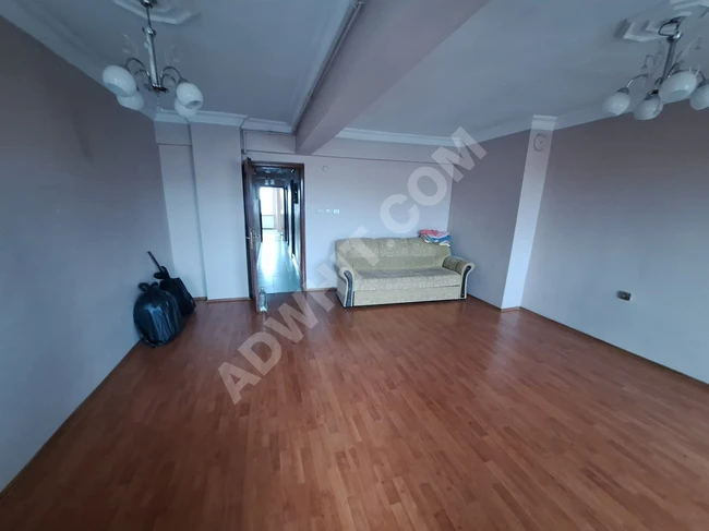 Apartment for sale 2+1 with an area of 100 m², with a title deed in SEFAKÖY, in the FEVZİÇAKMAK neighborhood.