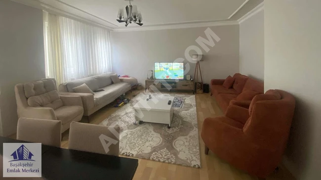 3+1 apartment for sale in Mega Yeşil Yaşam complex in Başakşehir Onurkent