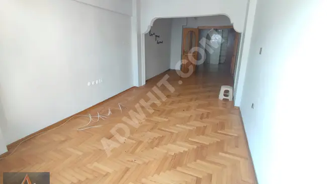 Üsküdar tam merkezde 2+1 geniş ferah 90m2 boş daire