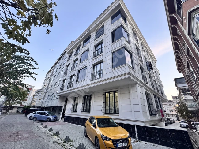 Building with elevator and parking from ÇEVREM very close to E5