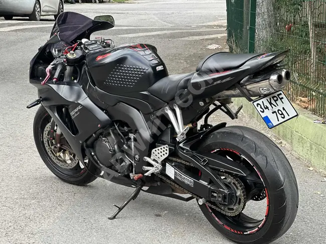 دراجة نارية CBR 1000RR من شركة EF MOTORS