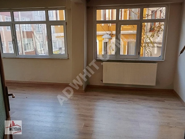 1+1 apartment with a combi heating system, 65m2 area, middle floor 2 for rent on MARMARA Street in KOCAMUSTAFAPAŞA - from MEYDAN EMLAK.