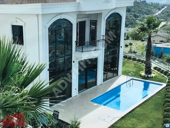 A sea-view villa with a building permit for sale in KOCAELİ BAŞİSKELE CENTER