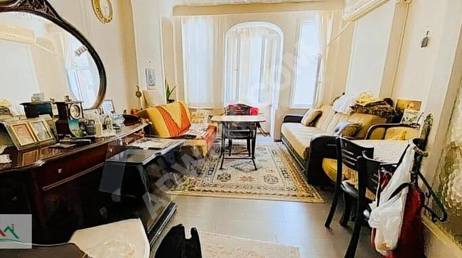 مبنى 4 طوابق و8 غرف بشرفات بارزة في kocamustafapaşa مناسب لتأجير Airbnb