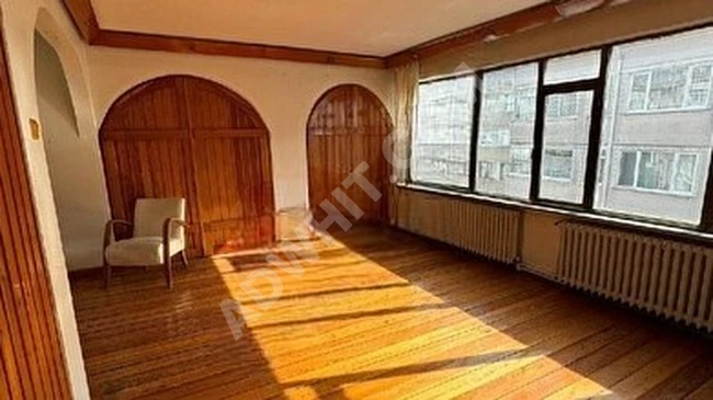 A 3+1 apartment for sale in the Kocamustafapaşa surrounding theatre area.