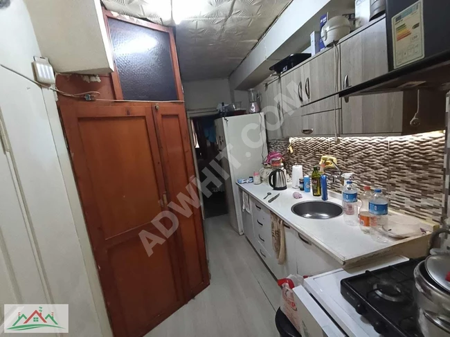 مبنى 4 طوابق و8 غرف بشرفات بارزة في kocamustafapaşa مناسب لتأجير Airbnb