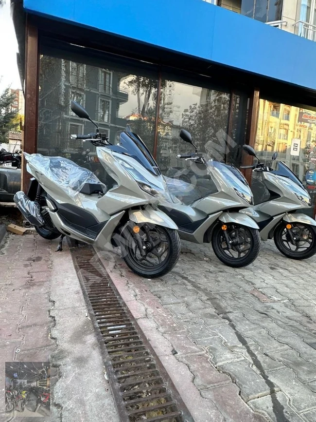 دراجة نارية HONDA PCX موديل 2024 - رمادي - تسليم فوري