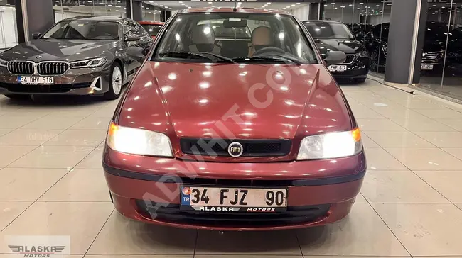 FIAT PALIO car, model 2004, petrol and gas, automatic.